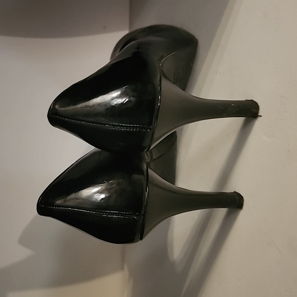 Fioni patent pleather heels. Worn only once. - Picture 3 of 4